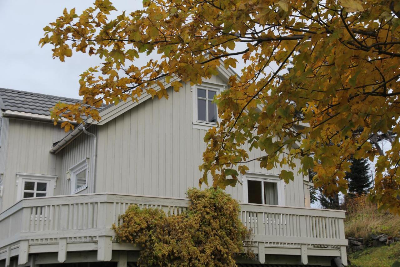 Hus Pa Vakre Ramberg Fra 1904 Villa Exteriör bild